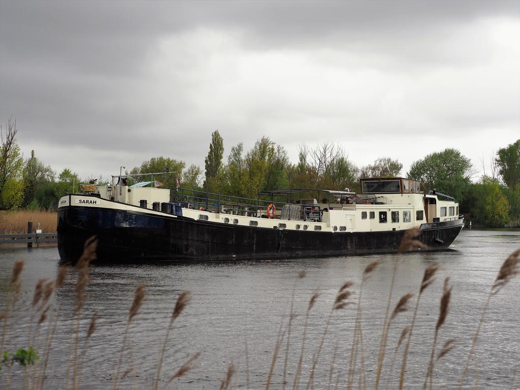 Hotelboat Sarah Amsterdam Bagian luar foto